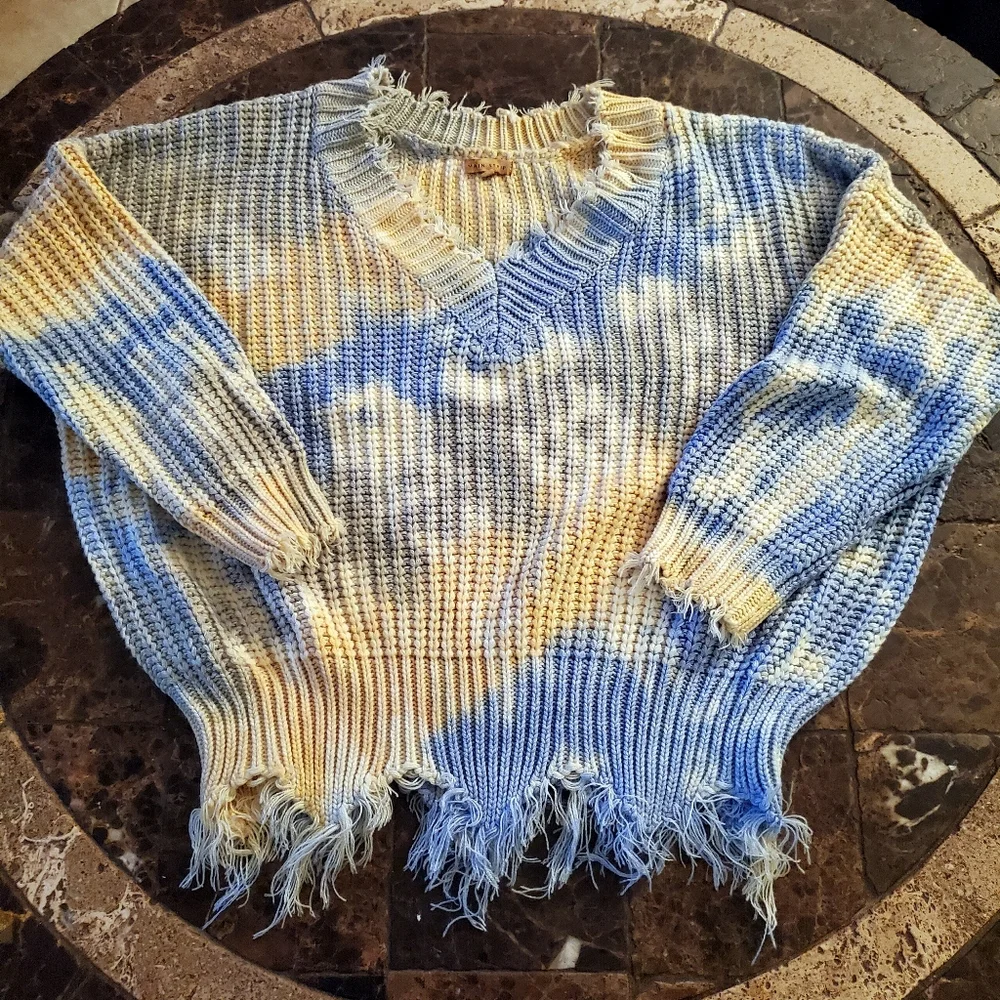 Main Strip Tie Dye Distressed v neck sweater L NEW